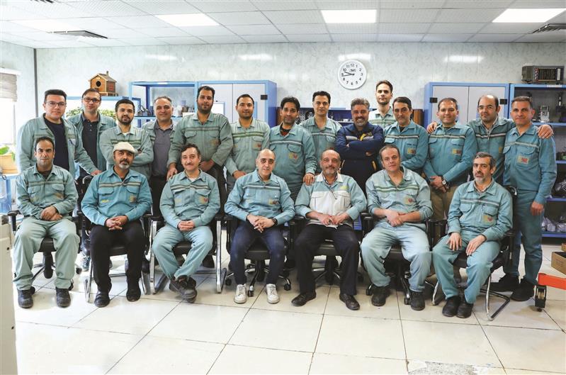 آنچه فضای كاری ما را دلپذیر و كارآمد ساخته صمیمیتی آگاهانه و مسئولانه است